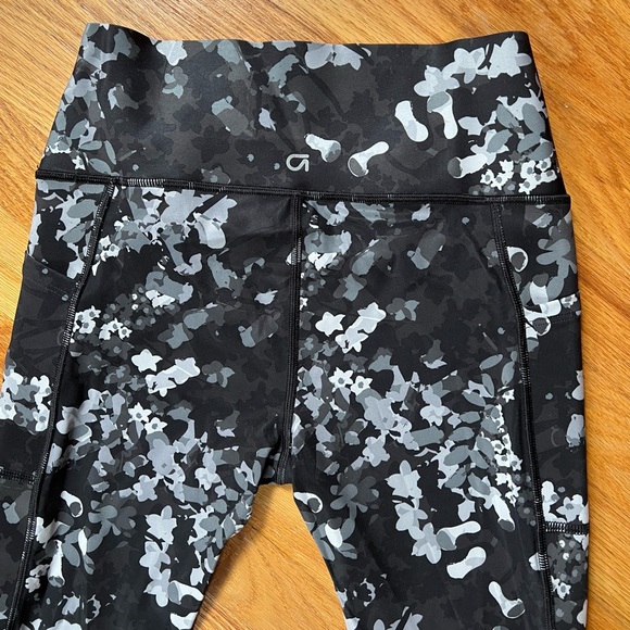 Gap GapFit Sculpt Revolution Petite Leggings Size Small NWOT - Picture 3 of 7